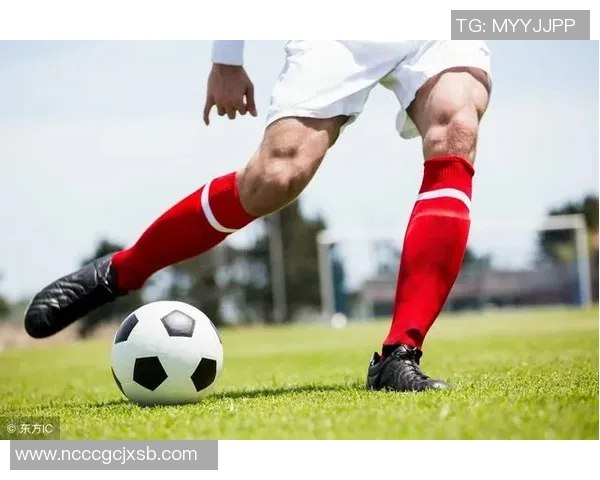 如何绘制足球明星大贴画的详细步骤与技巧分享